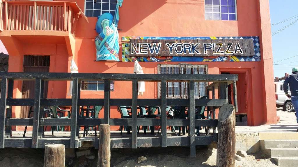 Martinelli New York Pizza | Paseo Costero 77, Playas, Monumental, 22023 Tijuana, B.C., Mexico | Phone: 664 609 6630