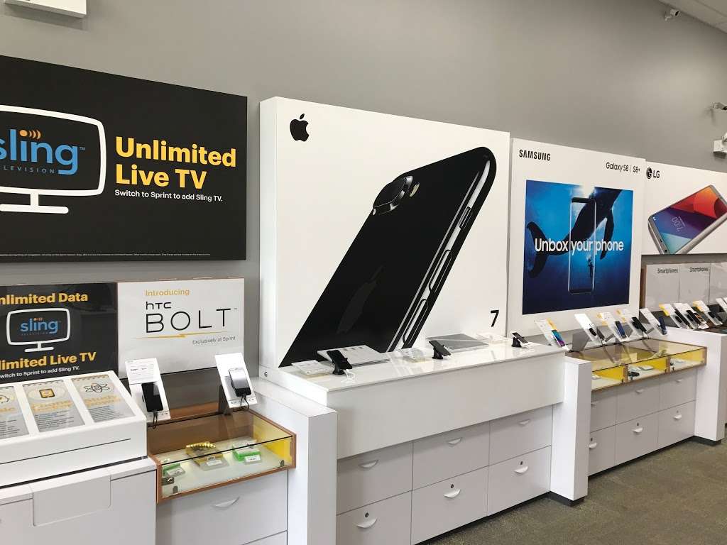 Sprint Store | 2624 Schaid Ct, McHenry, IL 60051 | Phone: (815) 578-0000