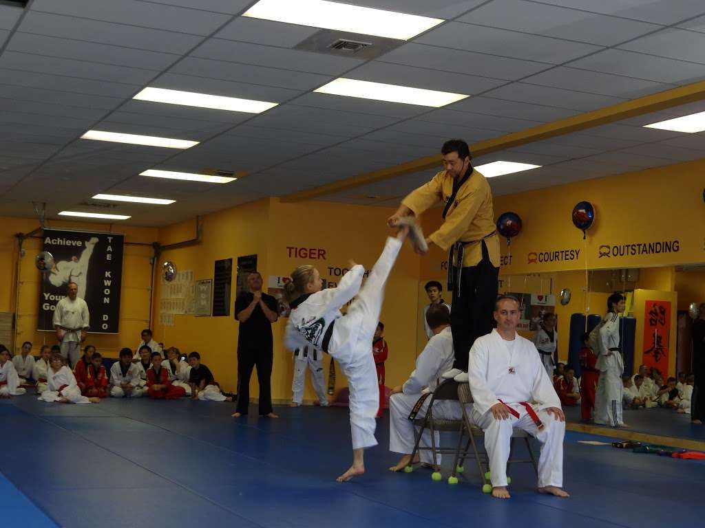 Kwons Tae Kwon Do | 8215 S Holly St, Centennial, CO 80122 | Phone: (303) 779-2795