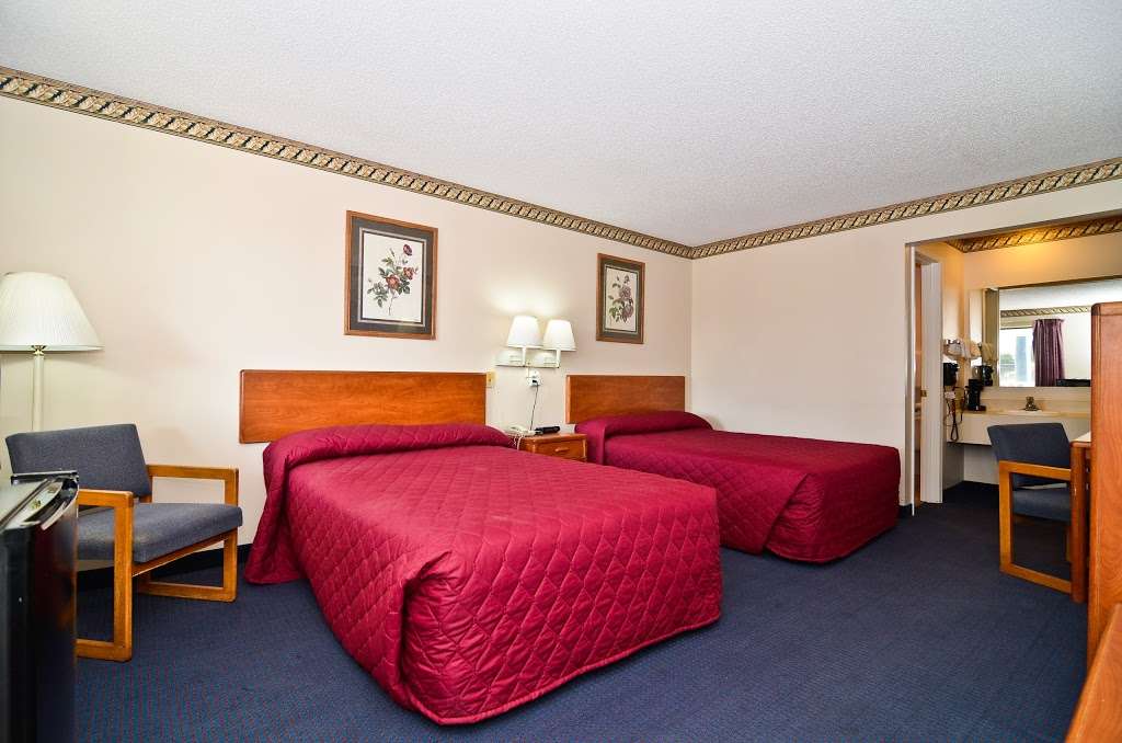 Americas Best Value Inn - Grain Valley/I - 70 | 105 Sunny Ln Dr, Grain Valley, MO 64029 | Phone: (816) 224-3420