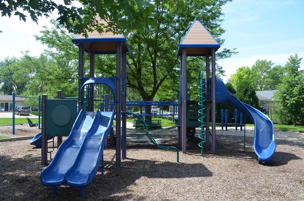 Bill Young Park | 15251 Huntington Ct, Orland Park, IL 60462 | Phone: (708) 403-6219