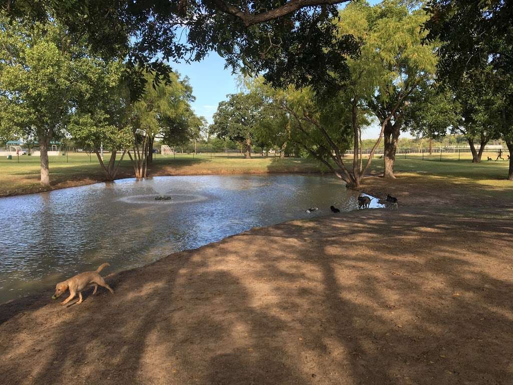 McInnish Dog Park | 2241 Sandy Lake Rd, Carrollton, TX 75006, USA | Phone: (972) 466-3080