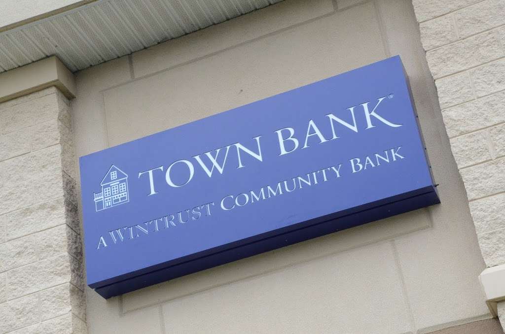 Town Bank | 7998 S Loomis Rd, Wind Lake, WI 53185, USA | Phone: (262) 895-7566