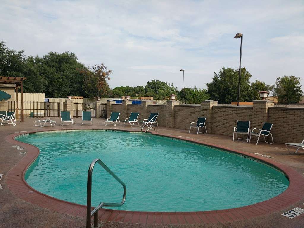 Holiday Inn Express & Suites Duncanville | 1035 E Hwy 67, Duncanville, TX 75137, USA | Phone: (972) 298-8000