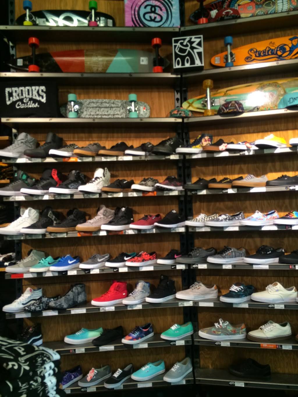 Zumiez | 7624 W Reno Ave #455, Oklahoma City, OK 73128, USA | Phone: (405) 440-0253