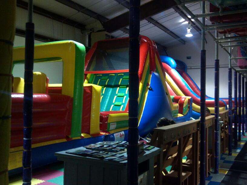 Bellas Bouncies Jump Center Lake Villa | 1600 N Milwaukee Ave, Lake Villa, IL 60046, USA | Phone: (847) 546-7000