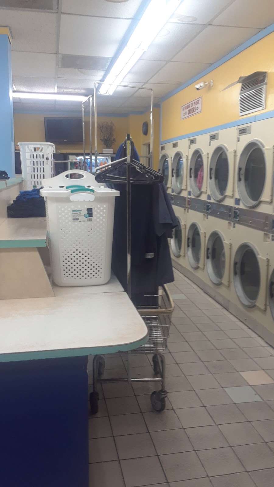 Lavanderia Coin Laundry | Lynwood, CA 90262, USA