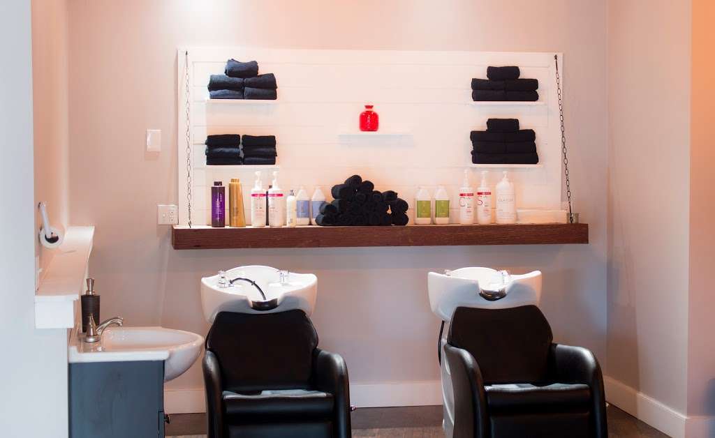 Salon Bella | 787 Main St S, Woodbury, CT 06798, USA | Phone: (203) 586-1900