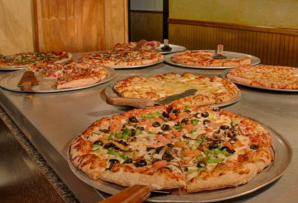 Geppetos Pizza | 1030 Springs Rd NE, Hickory, NC 28601, USA | Phone: (828) 328-8818