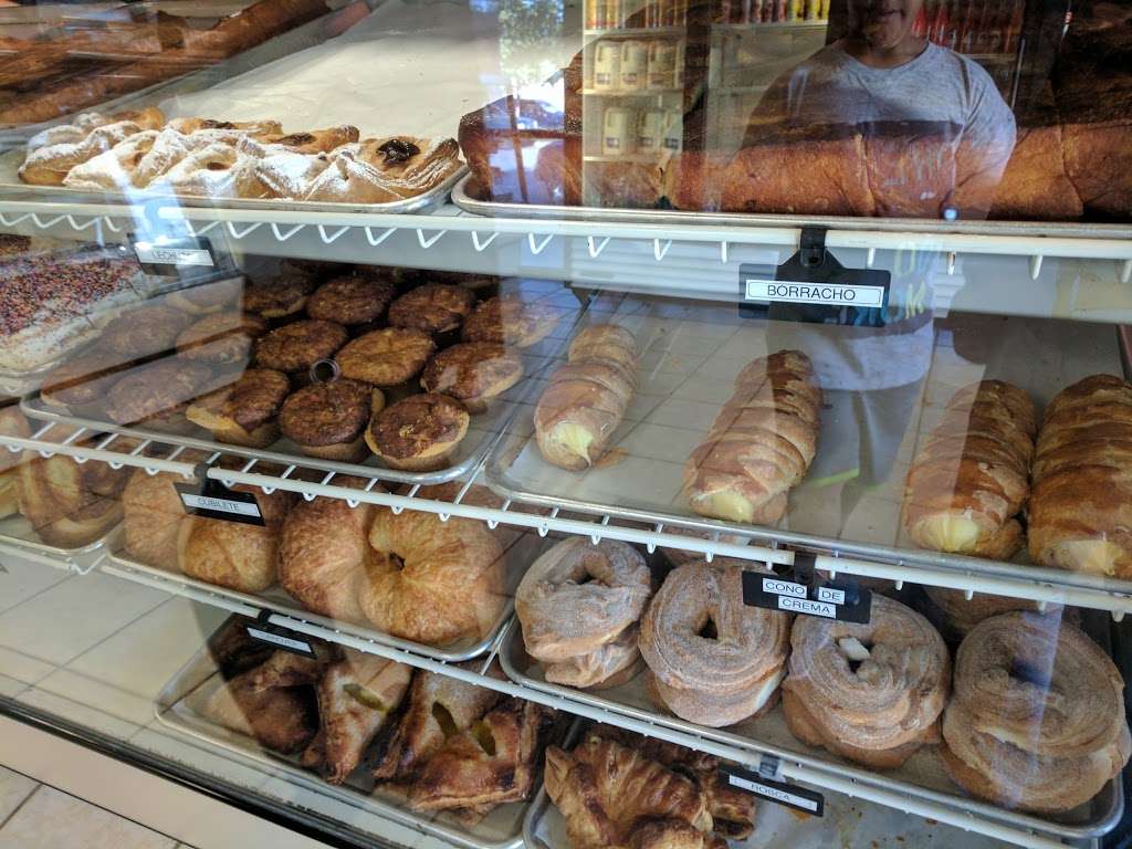 El Pan Dulce Bakery | 1657 McKee Rd # 10, San Jose, CA 95116, USA | Phone: (408) 272-3666