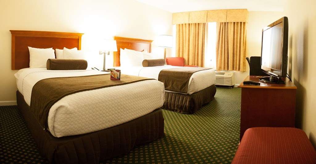 Crowne Plaza Hickory | 1385 Lenoir Rhyne Blvd SE, Hickory, NC 28602, USA | Phone: (828) 323-1000