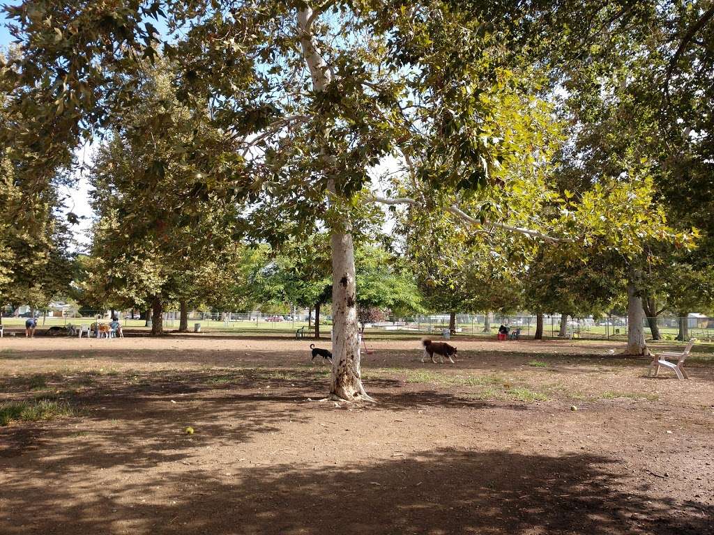 Sepulveda Basin Off-Leash Dog Park | 17550 Victory Blvd, Van Nuys, CA 91406 | Phone: (818) 756-8189