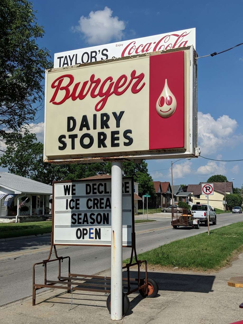 Taylors Dairy Store | 717 Main St, Elwood, IN 46036, USA | Phone: (765) 552-8019