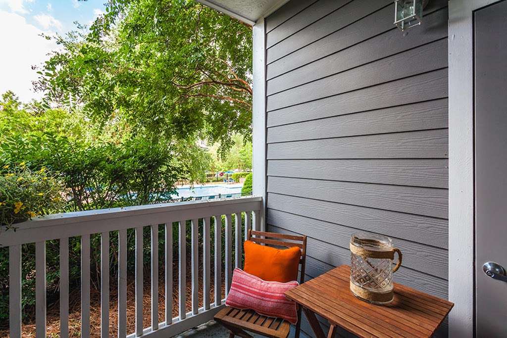 Waterford Creek Apartments | 10510 Waterford Creek Ln, Charlotte, NC 28212, USA | Phone: (704) 675-7392