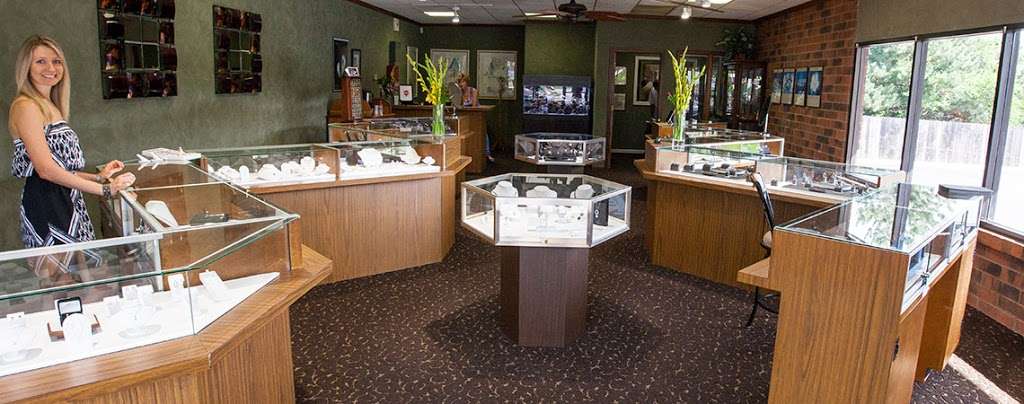 Scotts Diamond Designs | 10510 W 103rd St, Overland Park, KS 66214, USA | Phone: (913) 492-0011