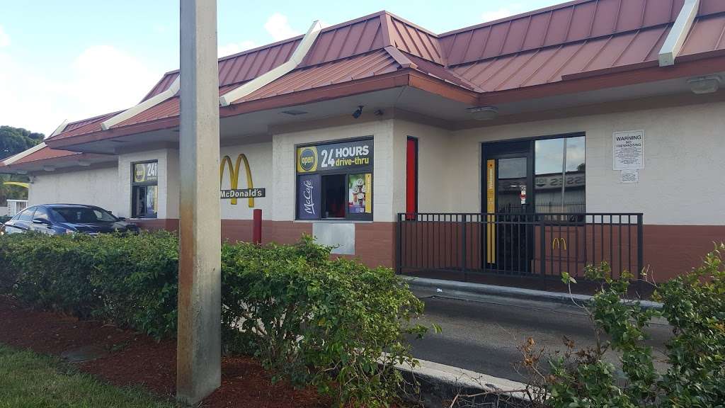 McDonalds | 2300 W Sunrise Blvd, Fort Lauderdale, FL 33311, USA | Phone: (954) 316-0007