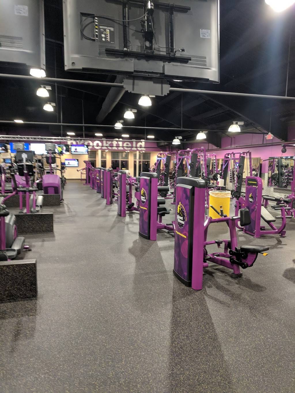 Planet Fitness | 15740 W Capitol Dr, Brookfield, WI 53005 | Phone: (262) 599-8127