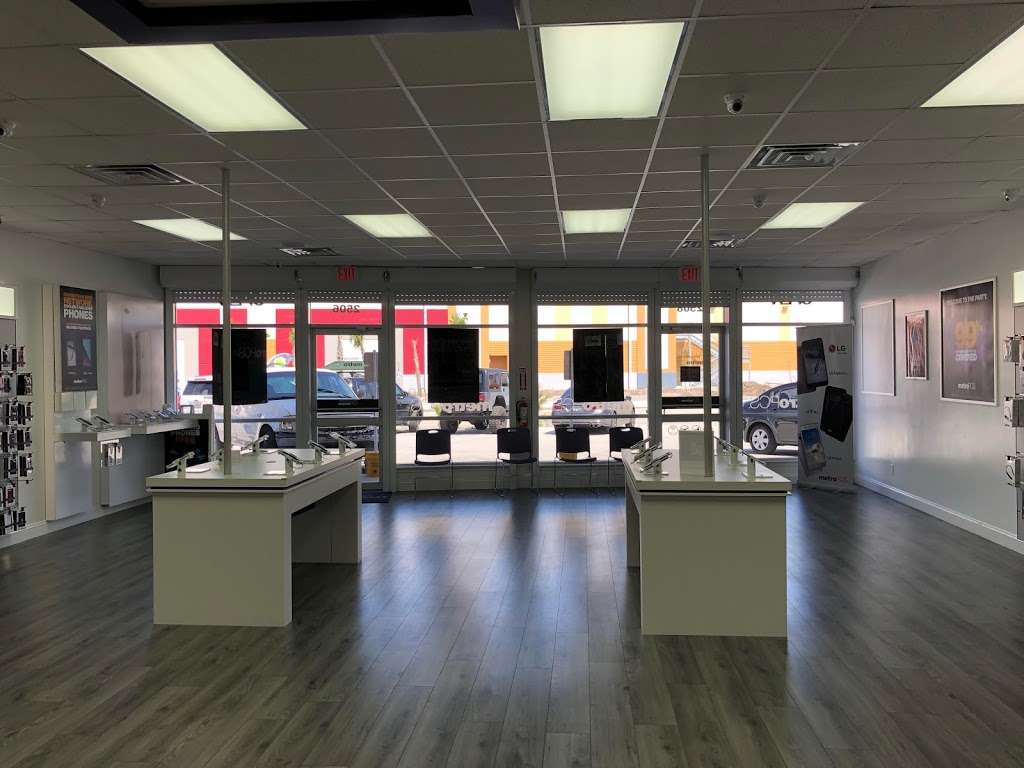 Metro by T-Mobile | 2508 S Hopkins Ave, Titusville, FL 32780, USA | Phone: (321) 607-3738