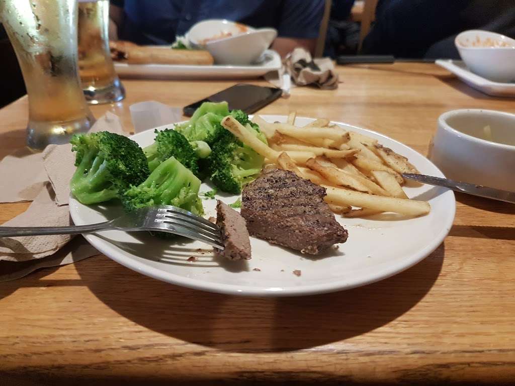 Applebees Grill + Bar | 2126 Gateway Center Dr, Belvidere, IL 61008, USA | Phone: (815) 544-0136