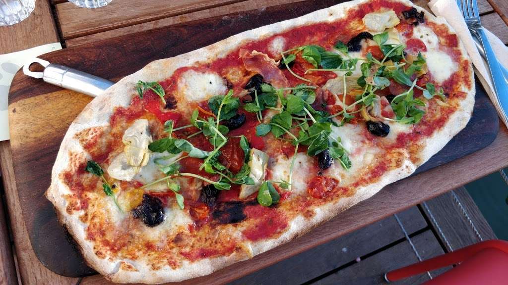 Zizzi Bluewater | West Village Bluewater, Dartford, Greenhithe DA9 9SE, UK | Phone: 01322 387337