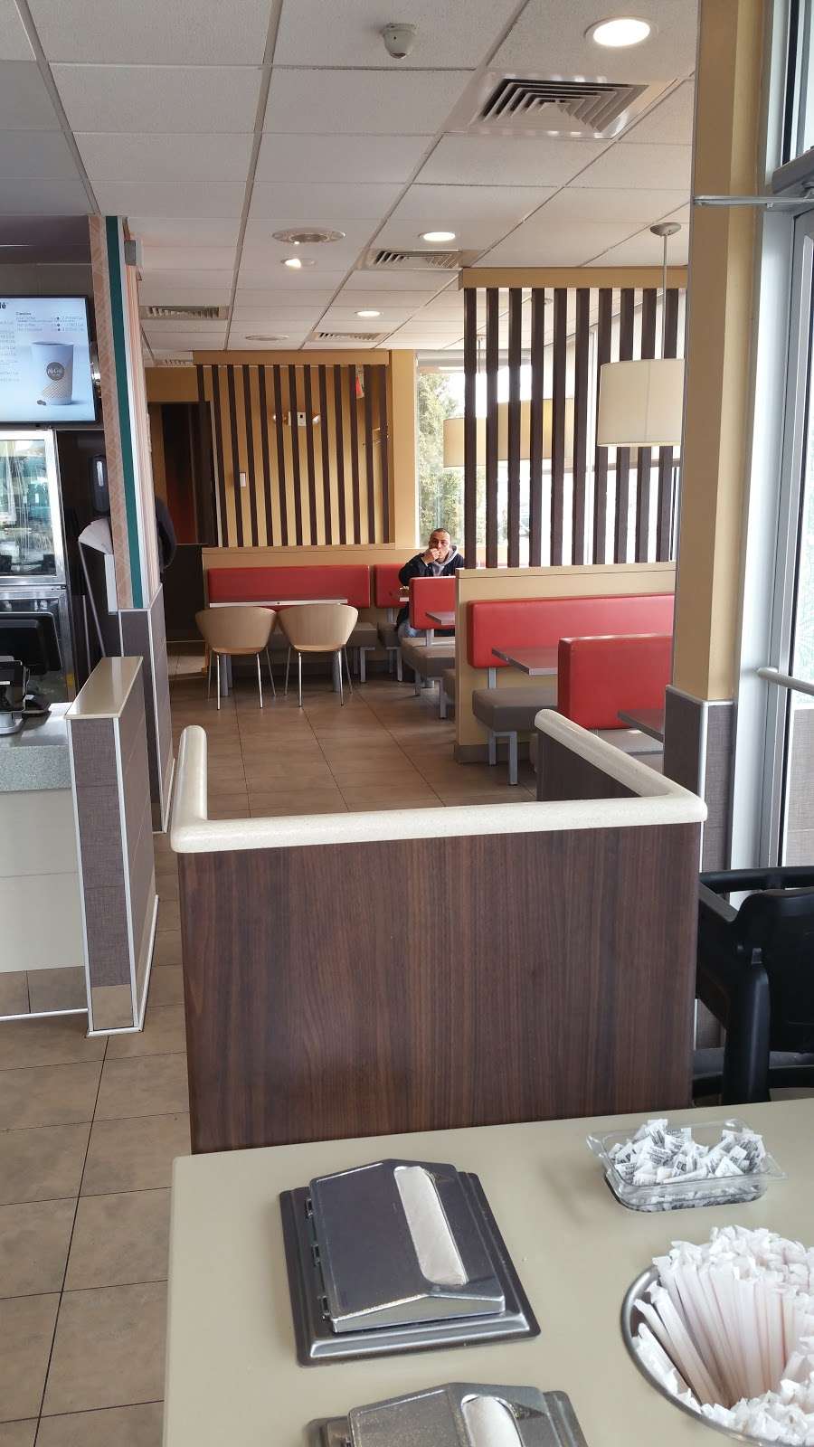 McDonalds | 1570 E Northwest Hwy, Palatine, IL 60074, USA | Phone: (847) 255-2955