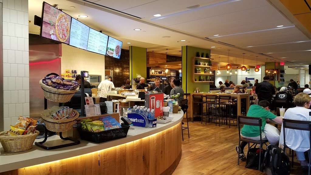 California Pizza Kitchen at Dallas Fort Worth Airport | 2400 Aviation Drive, DFW Airport, Fort Worth Airport, Dallas, TX 75261, USA | Phone: (972) 426-5208