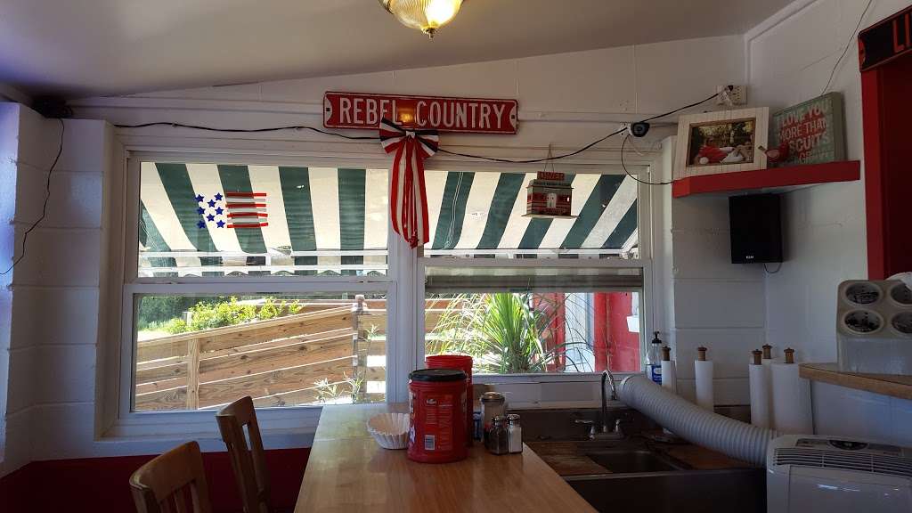 Ducks Dam Diner | 9685 Southeast Highway 464C, Ocklawaha, FL 32179 | Phone: (352) 288-8332