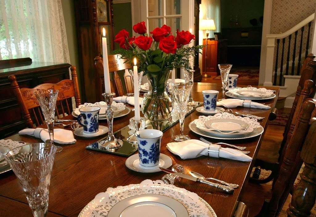 Ivy House Bed and Breakfast | 304 N Merrill St, Fortville, IN 46040, USA | Phone: (317) 485-4800