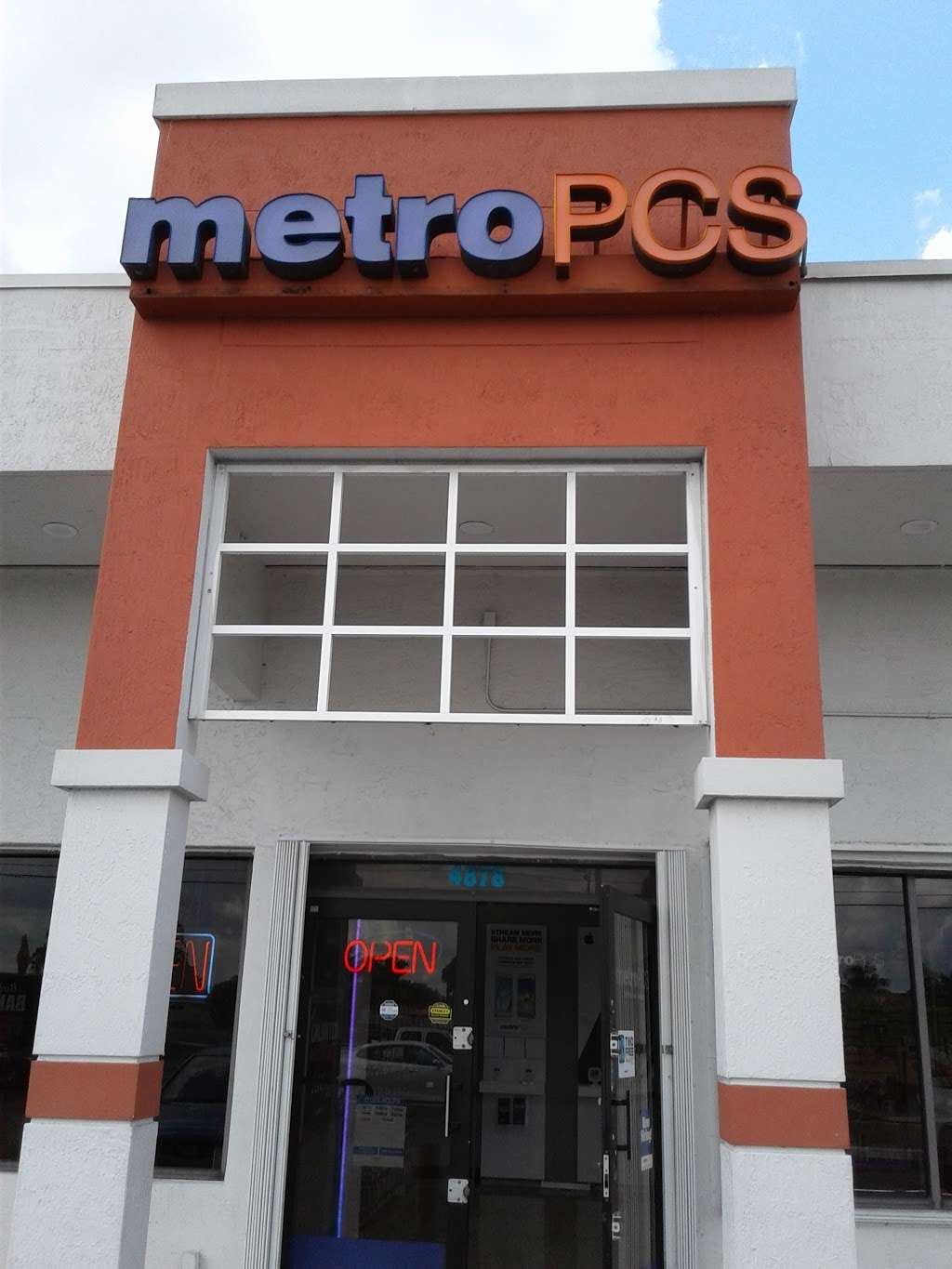 Metro by T-Mobile | 4878 NW 167th St, Miami Lakes, FL 33014, USA | Phone: (305) 623-2000