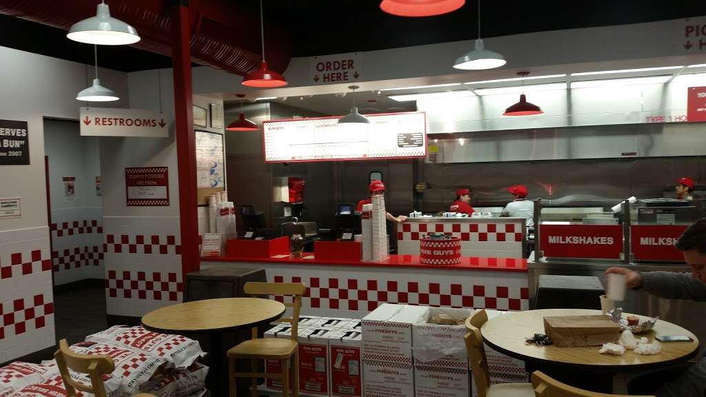 Five Guys | 6441 Lee Hwy, Warrenton, VA 20187, USA | Phone: (540) 878-2065