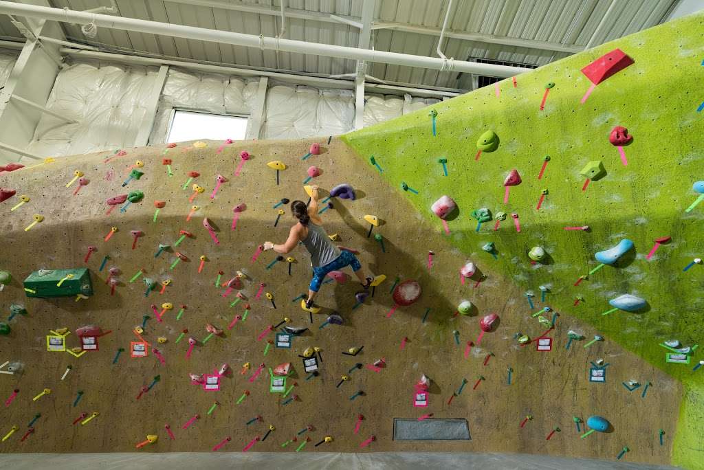 EPIC Climbing and Fitness | 1931 Stout Field W Dr, Indianapolis, IN 46241, USA | Phone: (317) 247-1931