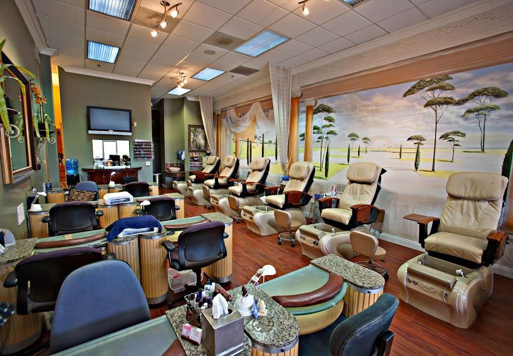 Ultra Lux Nails, Salon & Day Spa | 10549 Scripps Poway Pkwy #D, San Diego, CA 92131 | Phone: (858) 536-3165