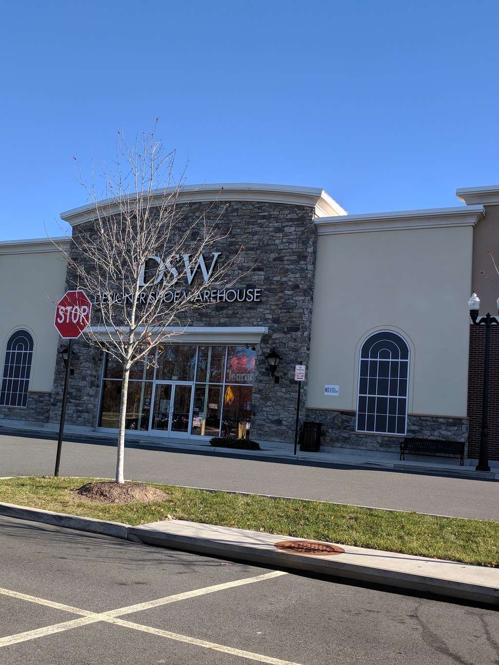 DSW Designer Shoe Warehouse, 24570 