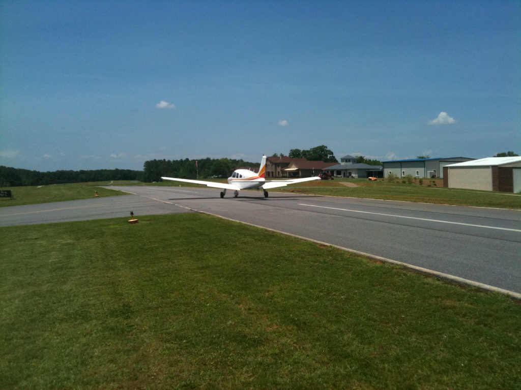 Lake Norman Airpark | 108 Doolittle Ln, Mooresville, NC 28117, USA | Phone: (704) 662-6227