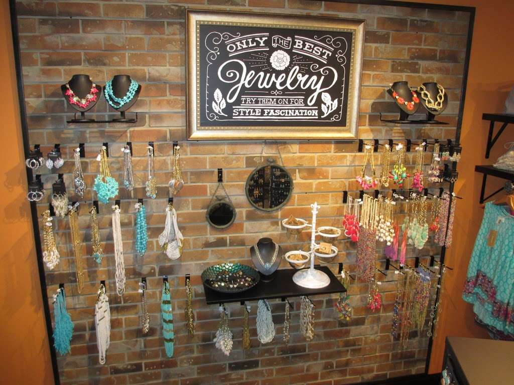 francescas | 5410 New Fashion Way Suite 210, Charlotte, NC 28278, USA | Phone: (704) 583-0222