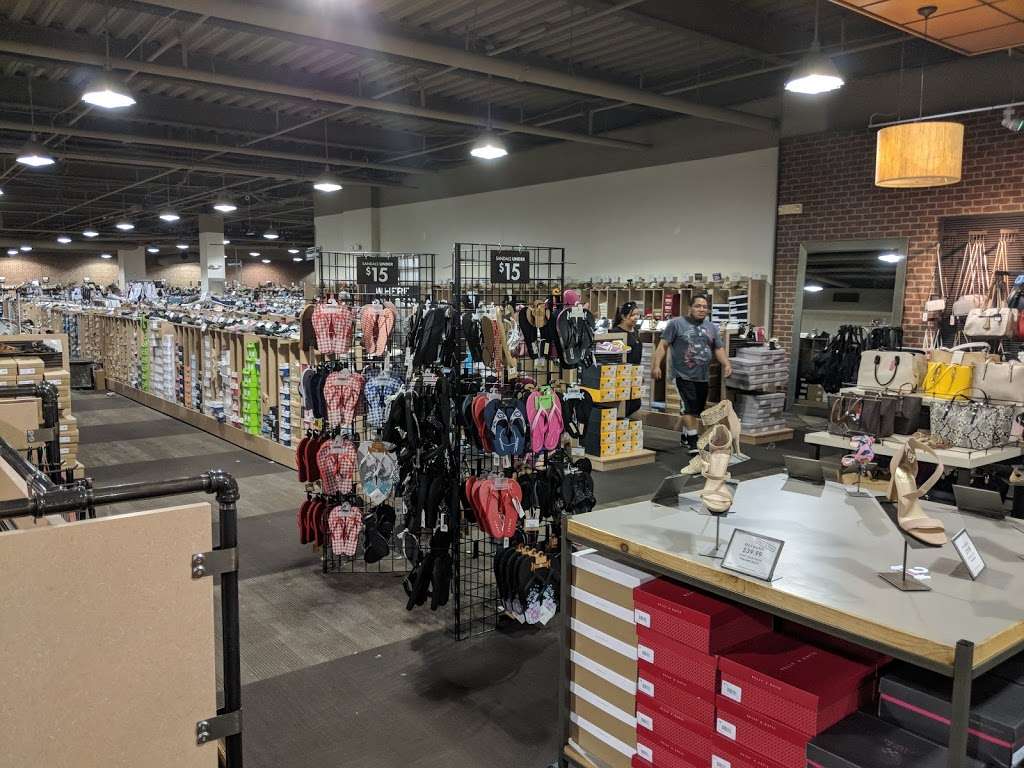 DSW Designer Shoe Warehouse, 3721 