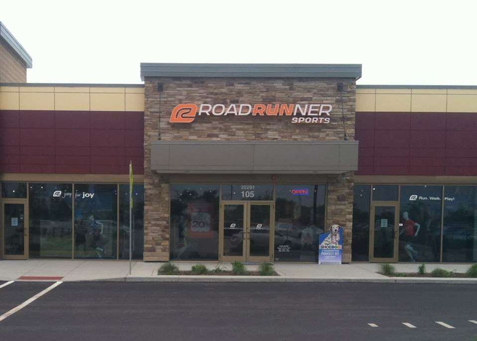 Road Runner Sports | 20291 N Rand Rd, Kildeer, IL 60074 | Phone: (847) 719-8949