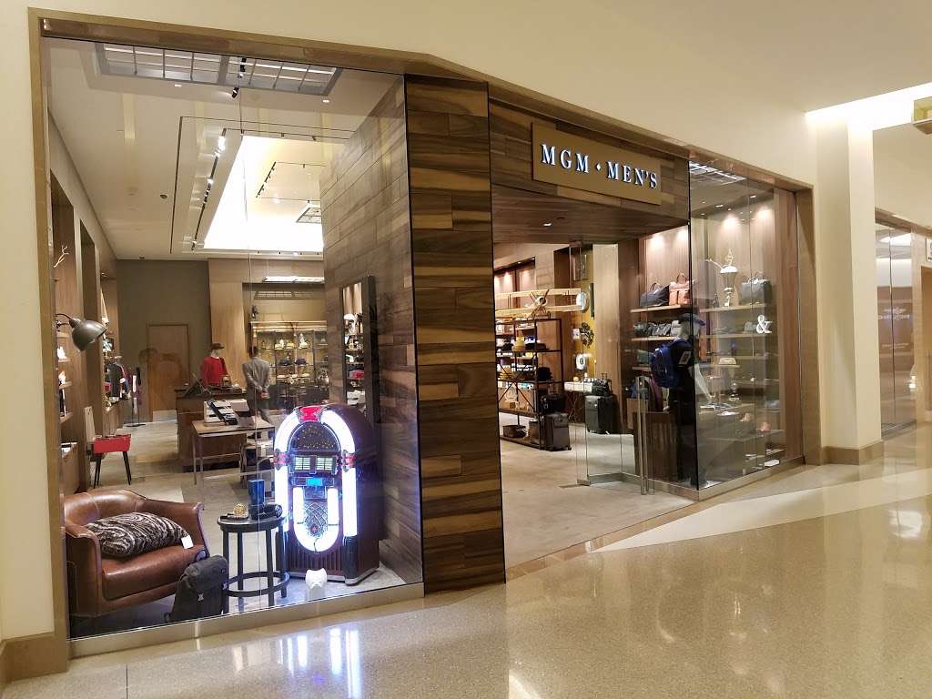 MGM Mens | 101, MGM National Ave, Oxon Hill, MD 20745, USA