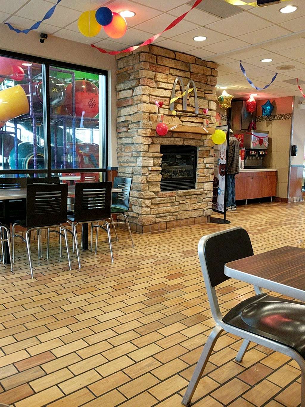 McDonalds | 120 Indian Springs Dr, Sandwich, IL 60548, USA | Phone: (815) 786-2519