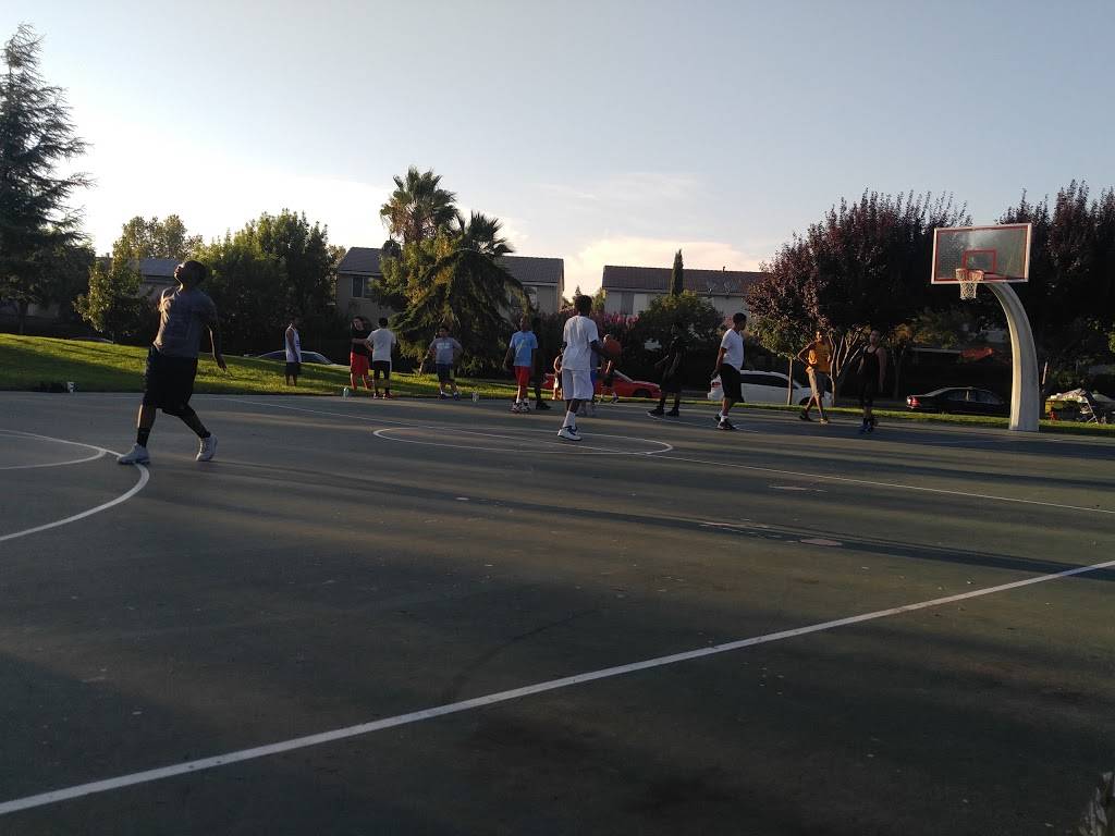 Basketball Court at Morse Park | 5540 Bellaterra Dr, Elk Grove, CA 95757, USA | Phone: (916) 405-5300