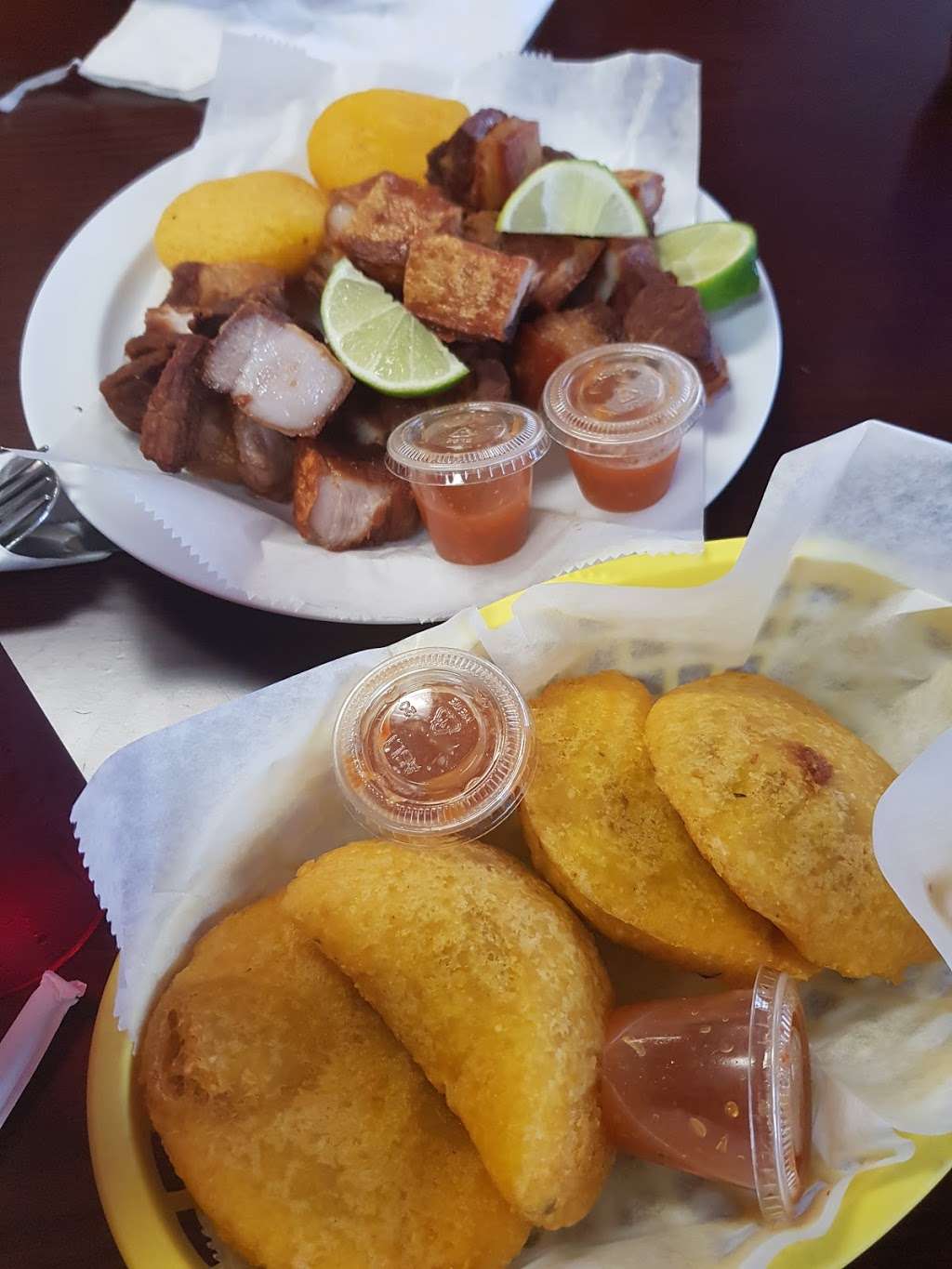 La Placita Restaurant & Bakery | 6702 Stirling Rd, Hollywood, FL 33024, USA | Phone: (954) 986-0550