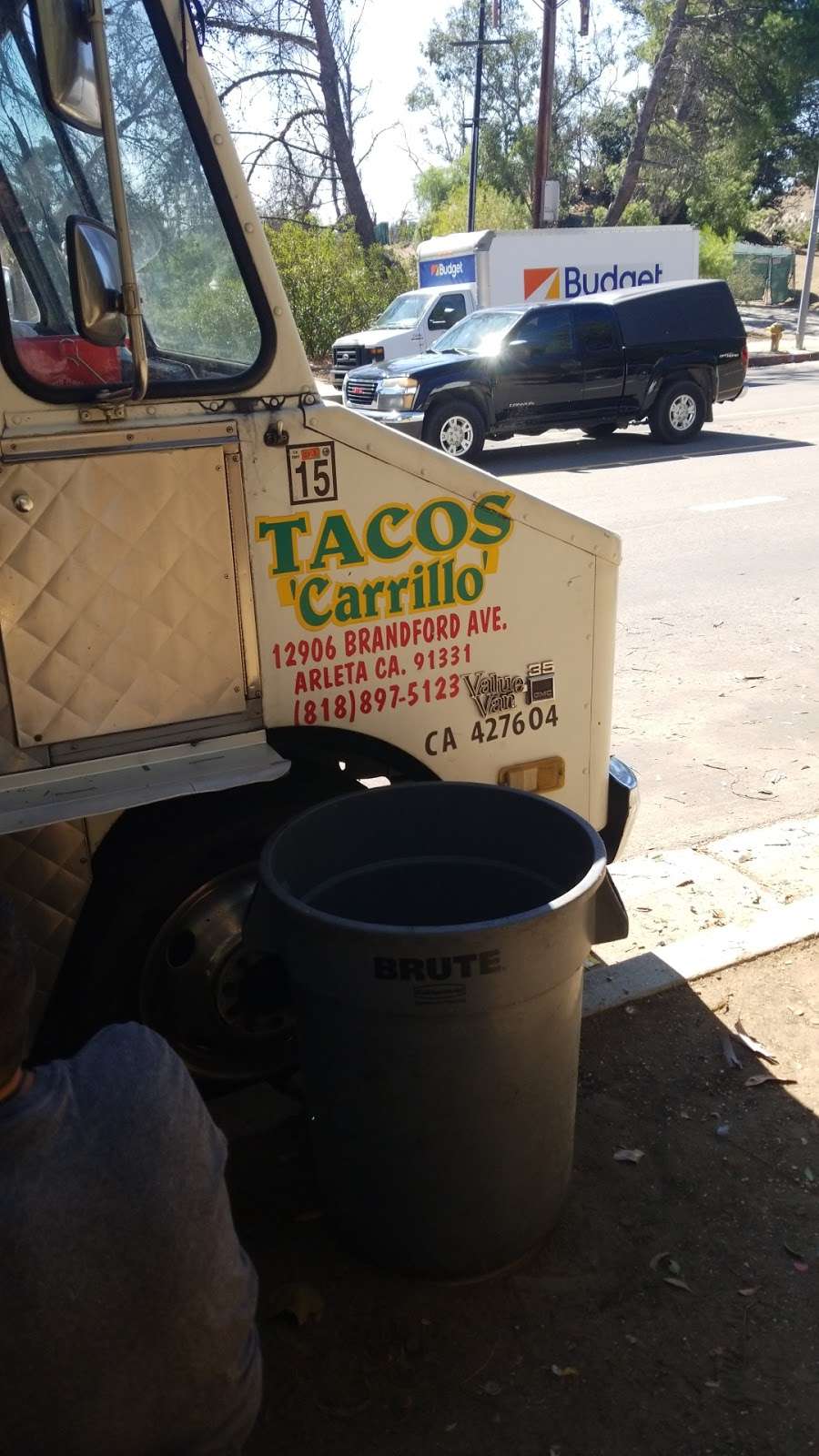 Tacos Carrillo- Taco Truck | 13994-13968 Mulholland Dr, Beverly Hills, CA 90210, USA | Phone: (818) 897-5123