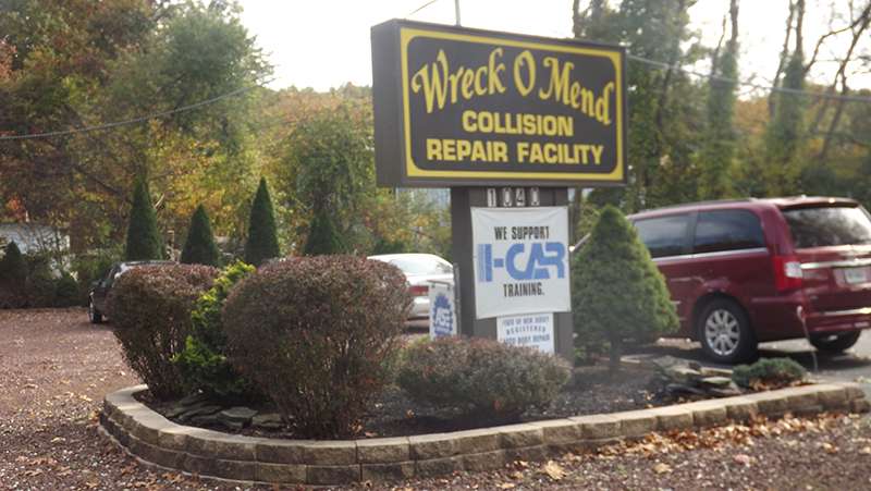 Wreck O Mend Auto Body | 1040 NJ-33, Freehold, NJ 07728, USA | Phone: (732) 938-4211