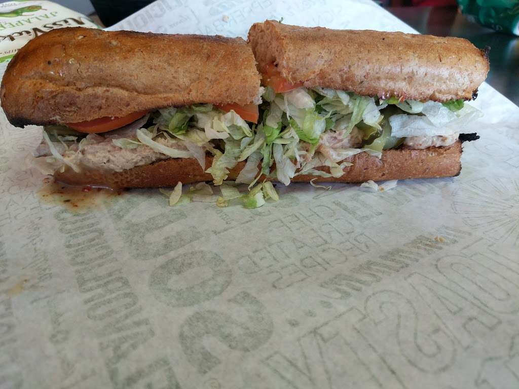 Quiznos | 1156 W Maple Ave, Mundelein, IL 60060 | Phone: (847) 837-0500