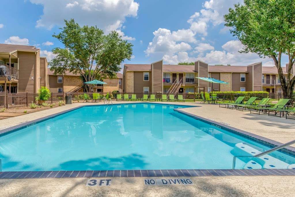 Central Park Regency Apartments | 11300 Regency Green Dr, Cypress, TX 77429, USA | Phone: (281) 469-7339