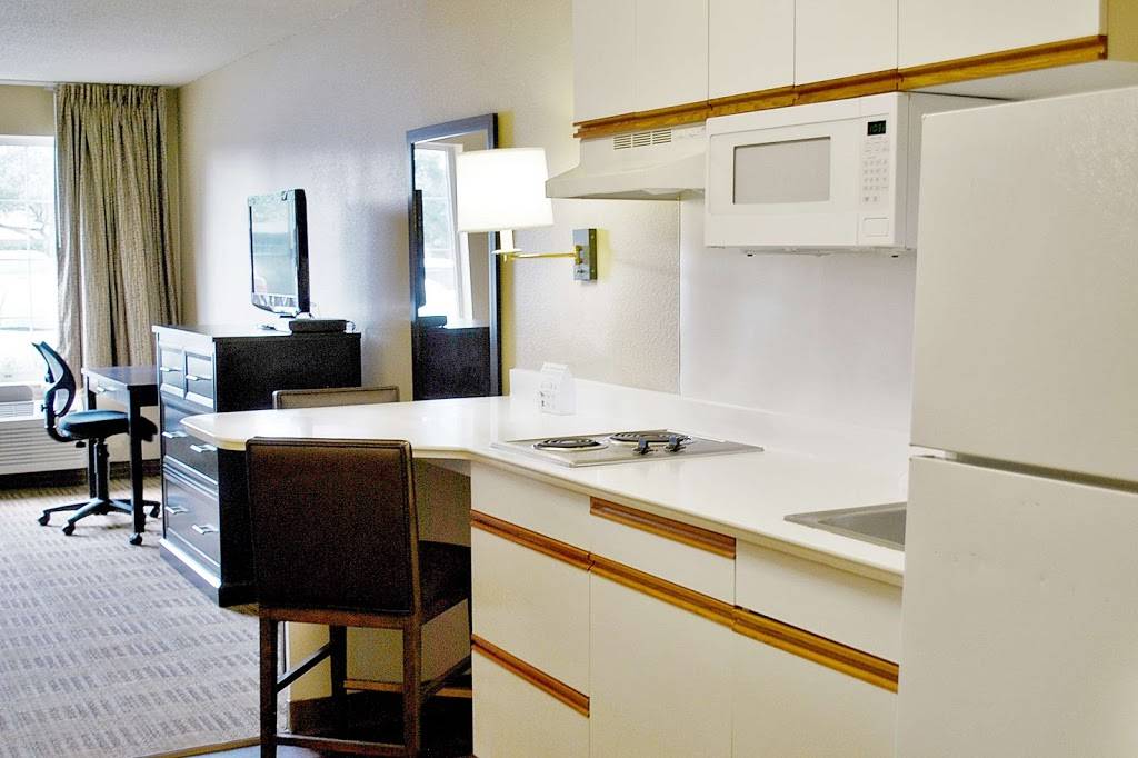 Extended Stay America - Orlando - Southpark - Equity Row | 4101 Equity Row, Orlando, FL 32819, USA | Phone: (407) 352-5577