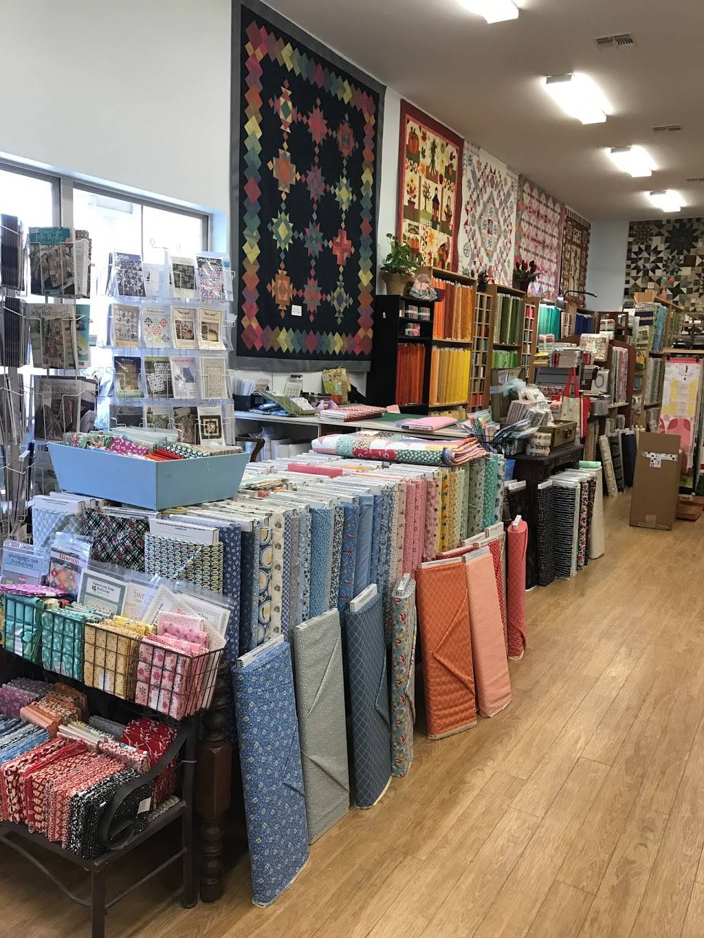 B & B Quilting | 408 Loop St, Buda, TX 78610, USA | Phone: (512) 312-2299