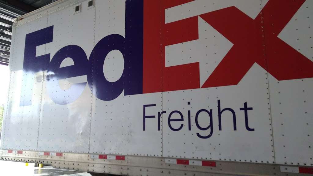 FedEx Freight | 1805 Roseport Rd, Wathena, KS 66090 | Phone: (800) 624-5738