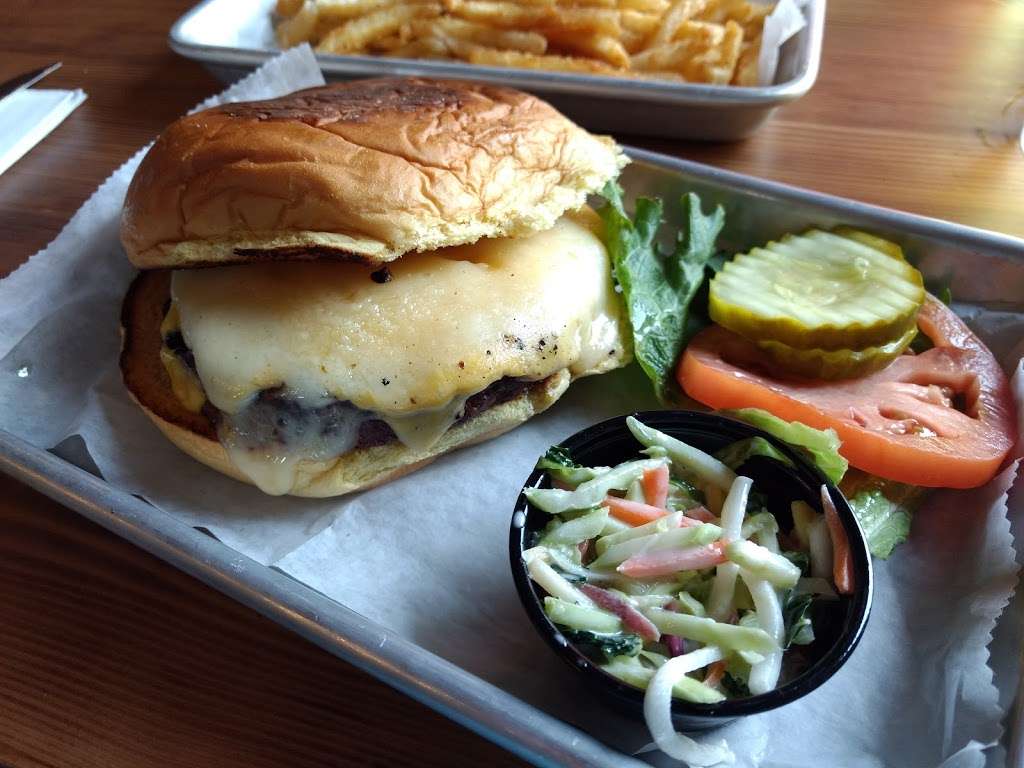 OMG Burgers & Brew | 141 Schooleys Mountain Rd, Long Valley, NJ 07853 | Phone: (908) 867-7778