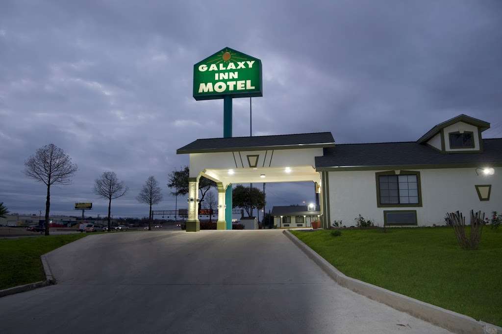 Galaxy Inn | 1242 W Hollywood Ave, San Antonio, TX 78201, USA | Phone: (210) 732-5800